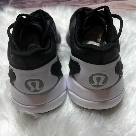 Lululemon Blissfeel Women’s Running Shoes | Black and White | Size 8 - Picture 2 of 6